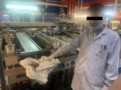 工厂男子携丝袜潜入车间偷炼溶液“炼金”，获利超10万元被刑拘